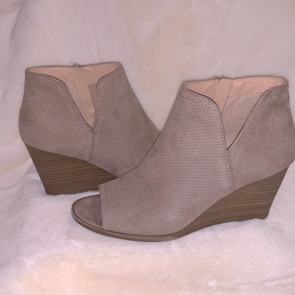Time and tru taupe wedge sandals